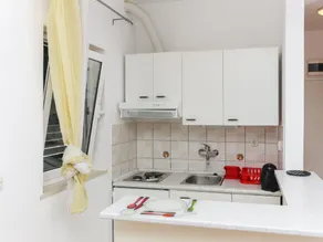 Apartments Posta - Studio with Balcony and Sea View - Apartman 2 - Image 3