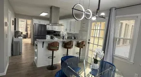 Luxury 4BR Retreat PS5 Massage Chair Renovated - Image 4