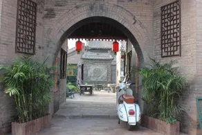 citywall old house courtyard - Image 3