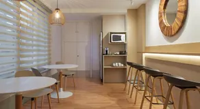 Hotel Berri Versalles - Image 2