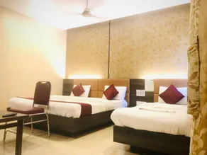 HOTEL SHARADA INTERNATIONAL - Image 4