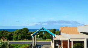Beachfront Motel - Image 2