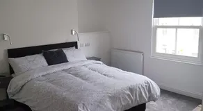 Premier house - Image 2