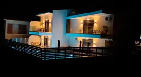 Aelia Luxury Apartments & Pool - Image 4