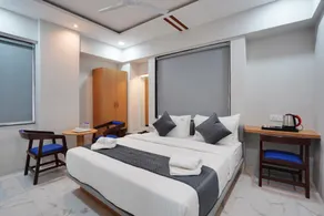 Hotel Palmera Inn - Image 4