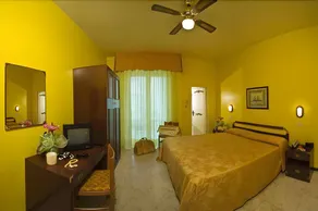 Maremonti Hotel - Image 3