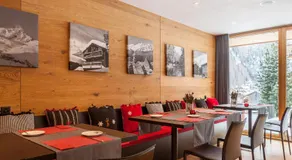 Elite Alpine Lodge - Apart & Breakfast - Image 2
