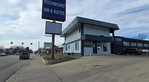 Richmond Inn and Suites - Image 5