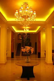Camelot Hotel - Image 2