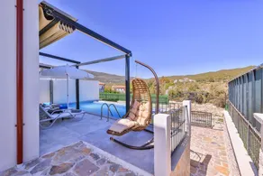 Nature Villa with Pool and Jacuzzi - Image 5