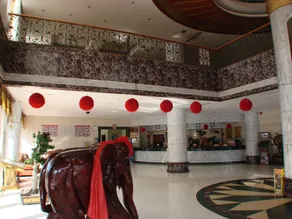 Longxiang Hotel - Image 5