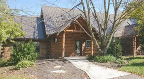 Hummingbird Haven Cabin by Amish Country Lodging - Image 3