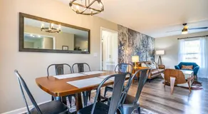 NEW Fully stocked luxury home close to I65 and I72 - Image 4