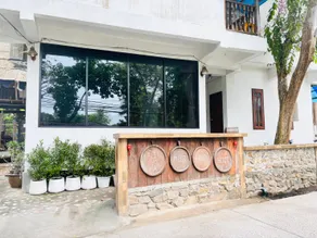 Miss Hong House - Image 4
