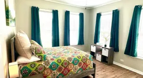 Bright & Airy 2BR 1BA Home Near The Riverfront - Image 2