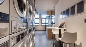 Atour Hotel Xiaolvgu Park near Urumqi High-speed Railway Station - Image 2