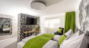 Hotel Greenrooms - Image 2