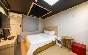 Z Motel Daeyeon Busan - Image 1