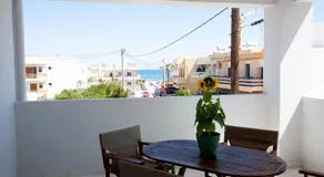 Sunflower apartment by the sea - Image 4