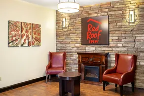 Red Roof Inn & Suites Middletown - Franklin - Image 3