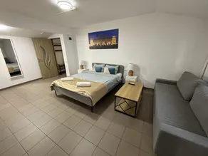 X Hostel Bucharest - Image 2