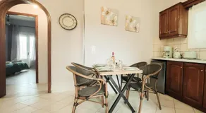 Condesa Apartments - Image 2