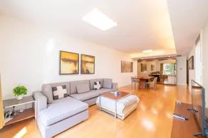 Cozy 2 Bedroom 1 Living Apartment Yongxin Century Xujiahui - Image 2