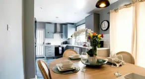 Stunning Lux 3 Bedroom home Priv Parking in Birmingham - Image 3