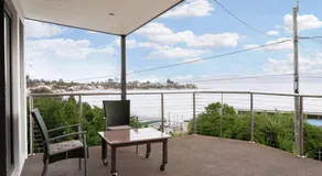 'Syrrah Serenity' Beachfront Bliss at Opossum Bay - Image 4