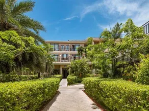 Yinyun Seaview Hotel - Image 5