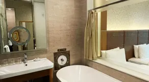 Happiness Inn Hotel - Image 5
