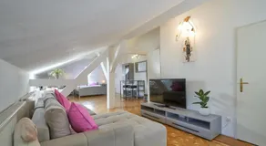 Small but Charming-Yellow Appartement - Image 2