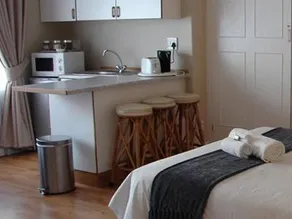 Red Tudor Bed and Breakfast - Image 3