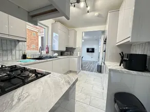 New and stylish home - Image 4