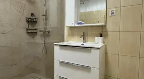 Cozy and Bright Studio Apartment - Image 2