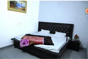 SPOT ON Unique Guest House - Image 3