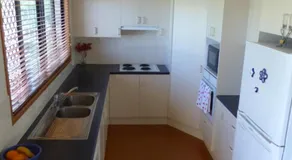 Alstan 3 Bedroom Beach House - Image 5