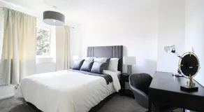 Virexxa Aylesbury Centre - Deluxe Suite - 3Bed House with Free Parking - Image 2