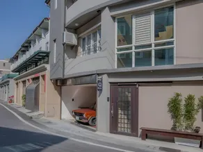 Q House - Image 3