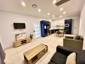 Private Spacious Family Home Near Train Station - Image 2