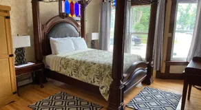 Colonial Charm Inn  - Image 2