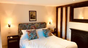 The Dorset Arms Pub & Cottage Rooms - Image 2