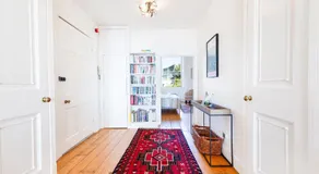 Elegant Period Clifton Balcony Apt - Simplycheckin - Image 4