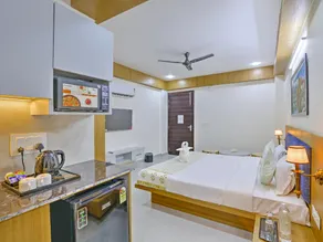 SkyLuxuria Hotel & Service Apartments  - Image 4