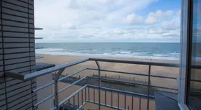 Spacious Apartment With Sea View - Image 4