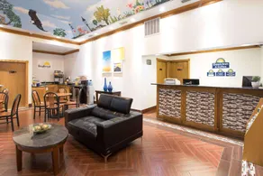 Days Inn & Suites by Wyndham Big Spring - Image 3