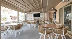 Acropolis Apartments - Image 2