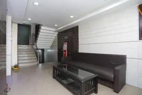 OYO Hotel Vaani Continental - Image 5