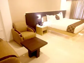 HOTEL SAVITHRI - Image 2
