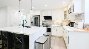 # Marbella Lane - Exquisite Home 3BR - Image 5